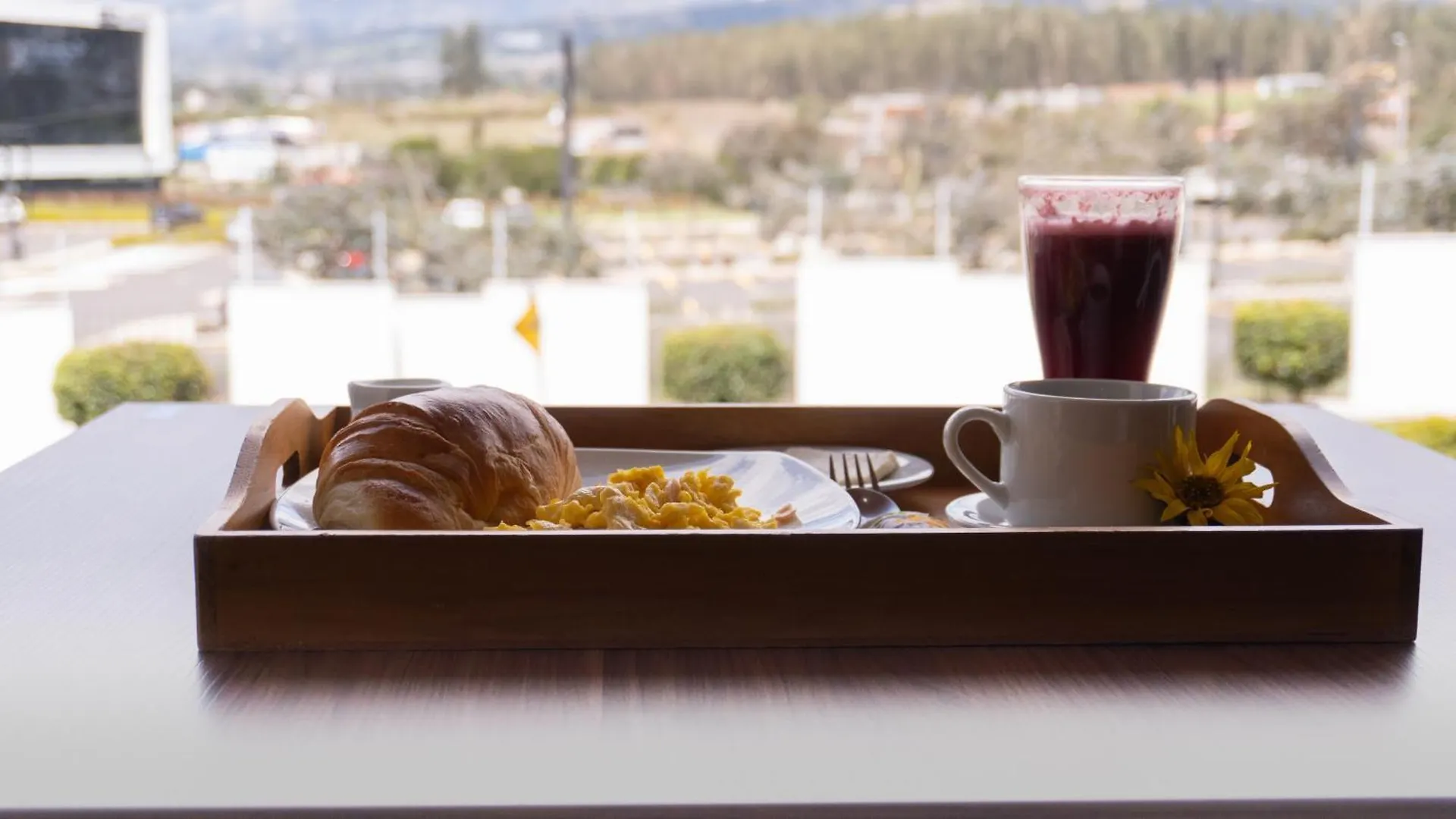 Hospedaje El Girasol Tababela Quito Guest house